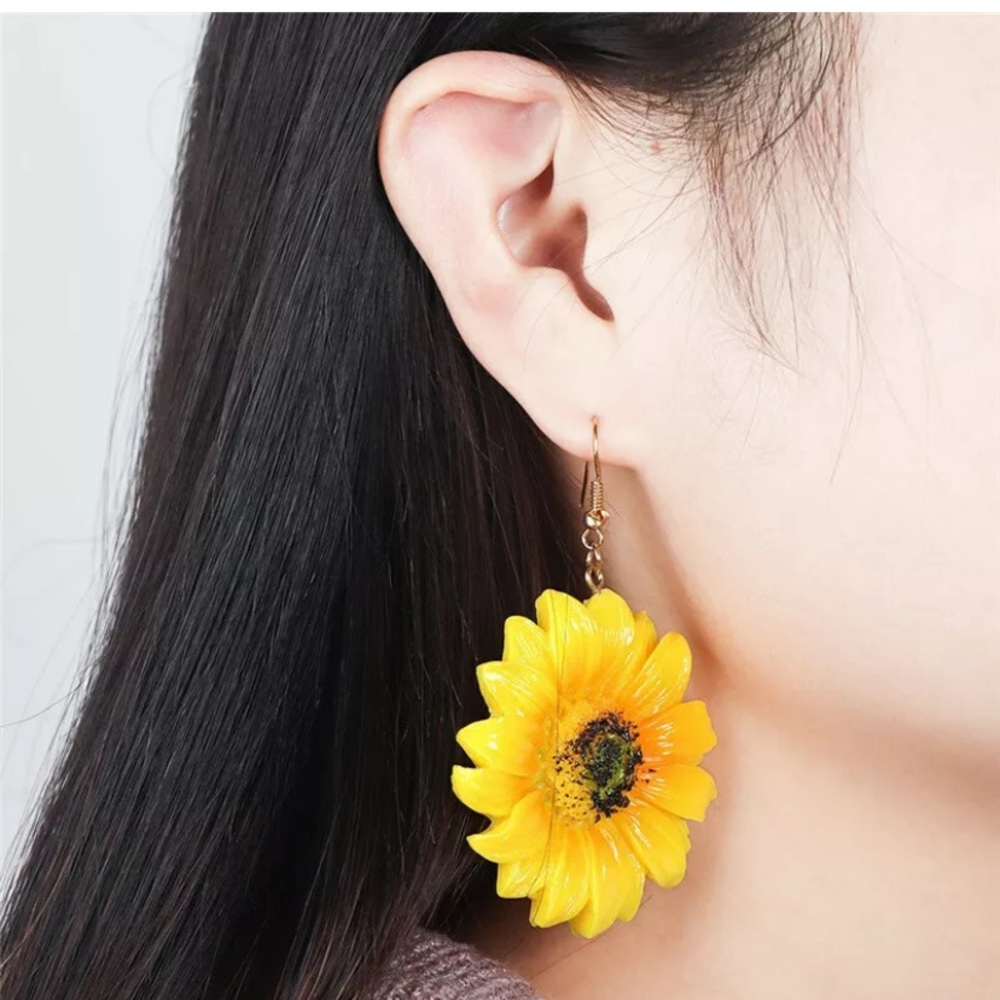 Fashion Cute Acrylic Sunflower Plant Earrings - Picture 6 of 7